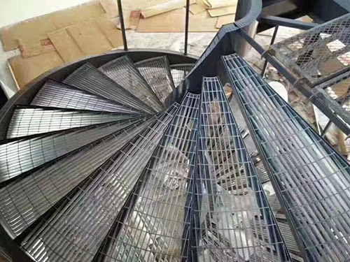 格柵板踏步.jpg 格柵板踏步.jpg